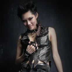 Punk Rave Glove - Skull Knuckles Femme -KILLSTAR - shop punk rave glove skull knuckles femme4